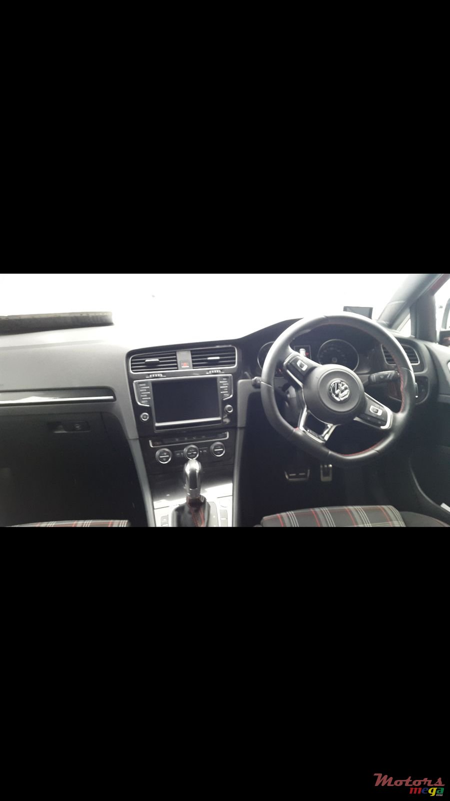 2014' Volkswagen GTI photo #5