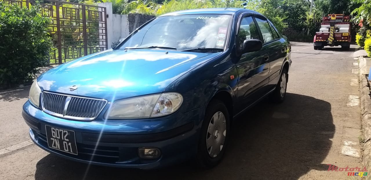 2001' Nissan Sunny photo #2