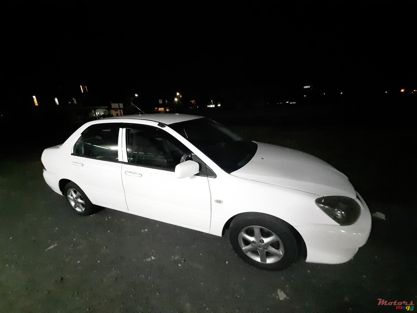 2007' Mitsubishi Lancer photo #1