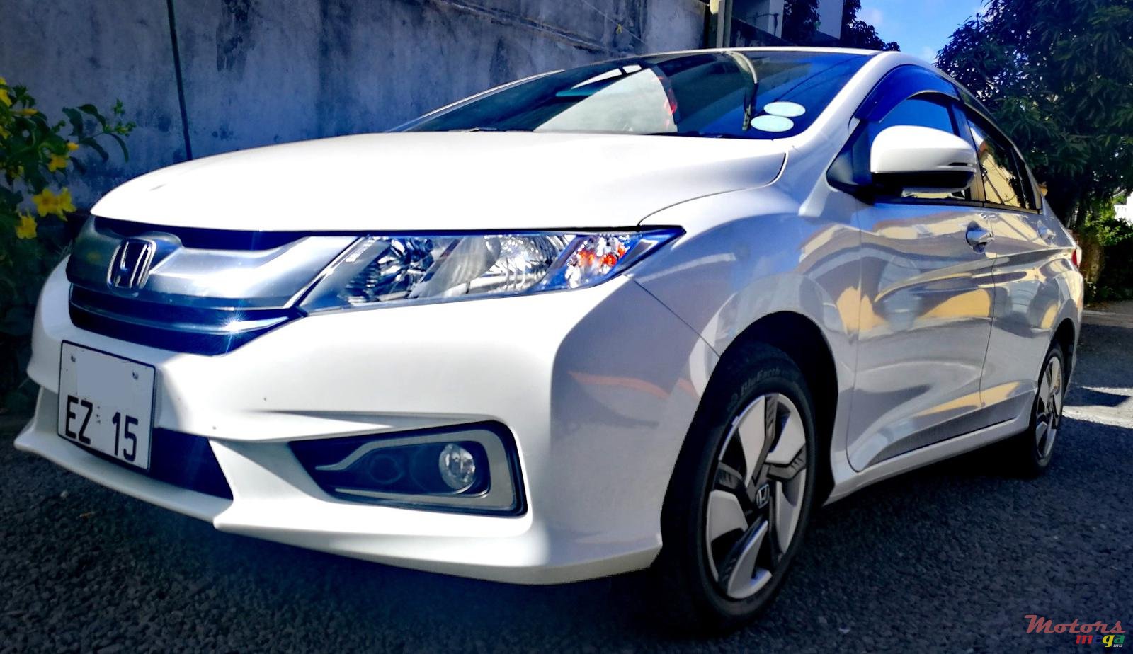 2015' Honda Grace Hybrid photo #1