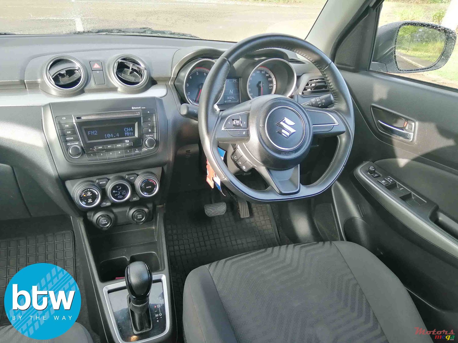 2019' Suzuki Swift photo #7