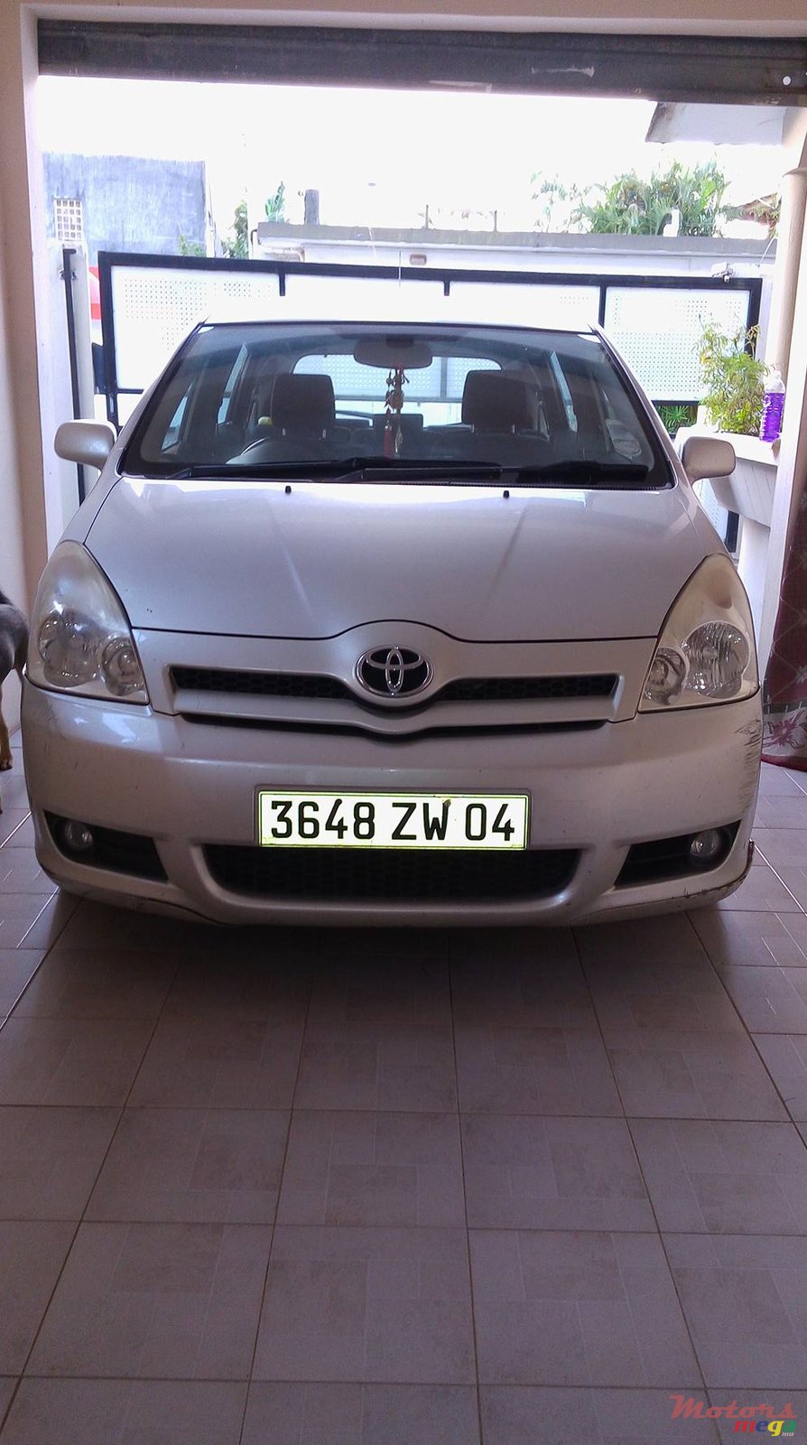 2004' Toyota Corolla Verso photo #3