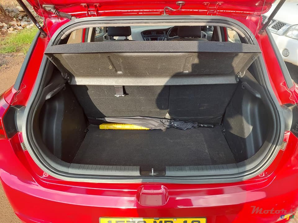 2016' Hyundai i20 LX photo #5