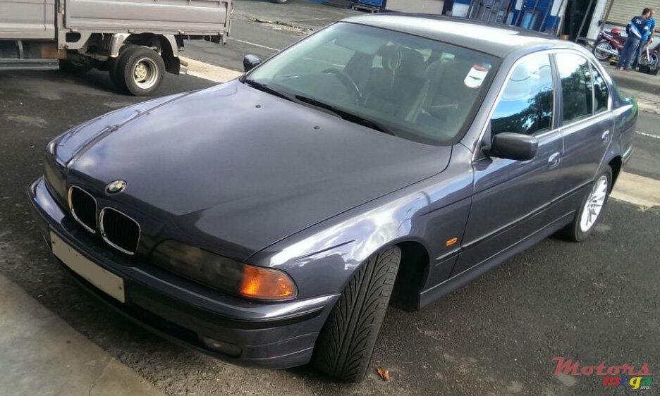 2001' BMW 523 photo #2