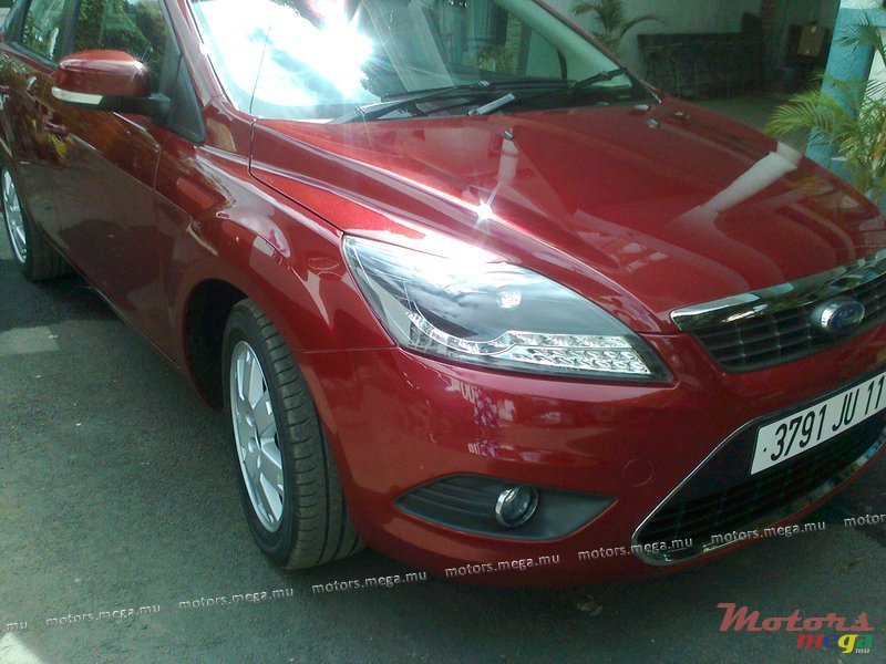 2011' Ford Focus photo #3