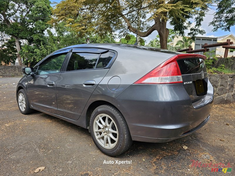 2011' Honda Insight Hybrid photo #4
