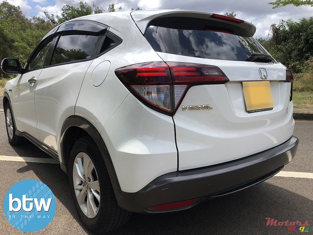 2014' Honda Vezel photo #3