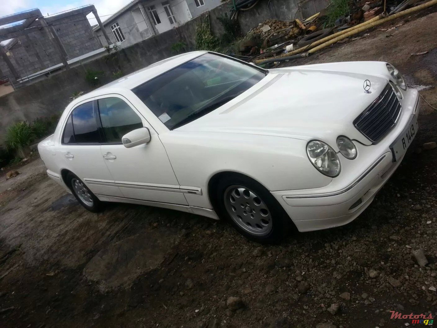 2002' Mercedes-Benz E-Class photo #1