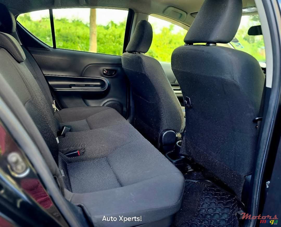 2017' Toyota Aqua photo #7