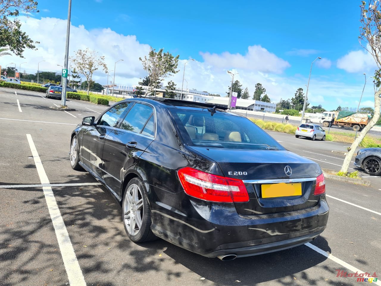 2013' Mercedes-Benz E-Class photo #3