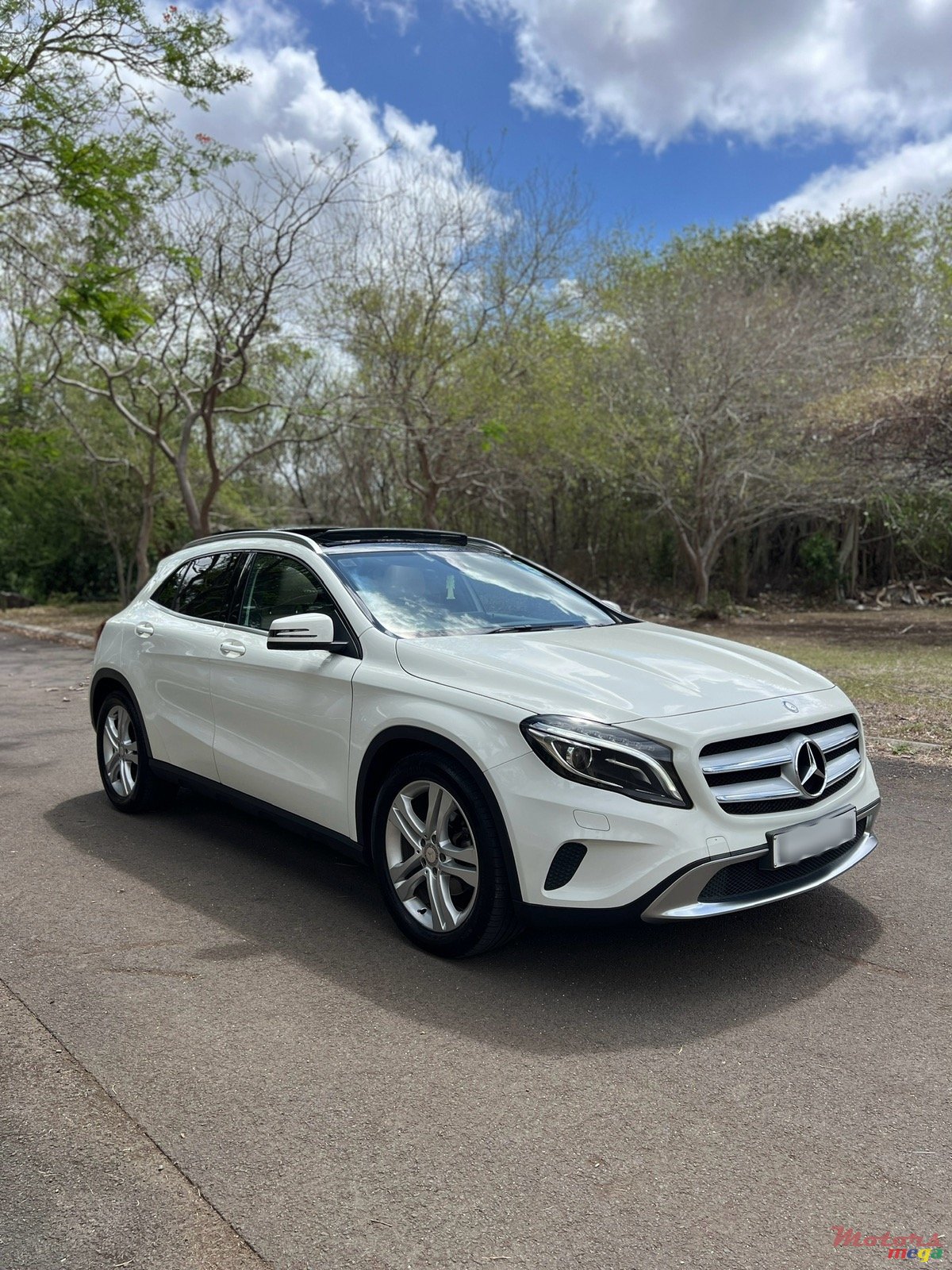 2017' Mercedes-Benz GLA 200 photo #1