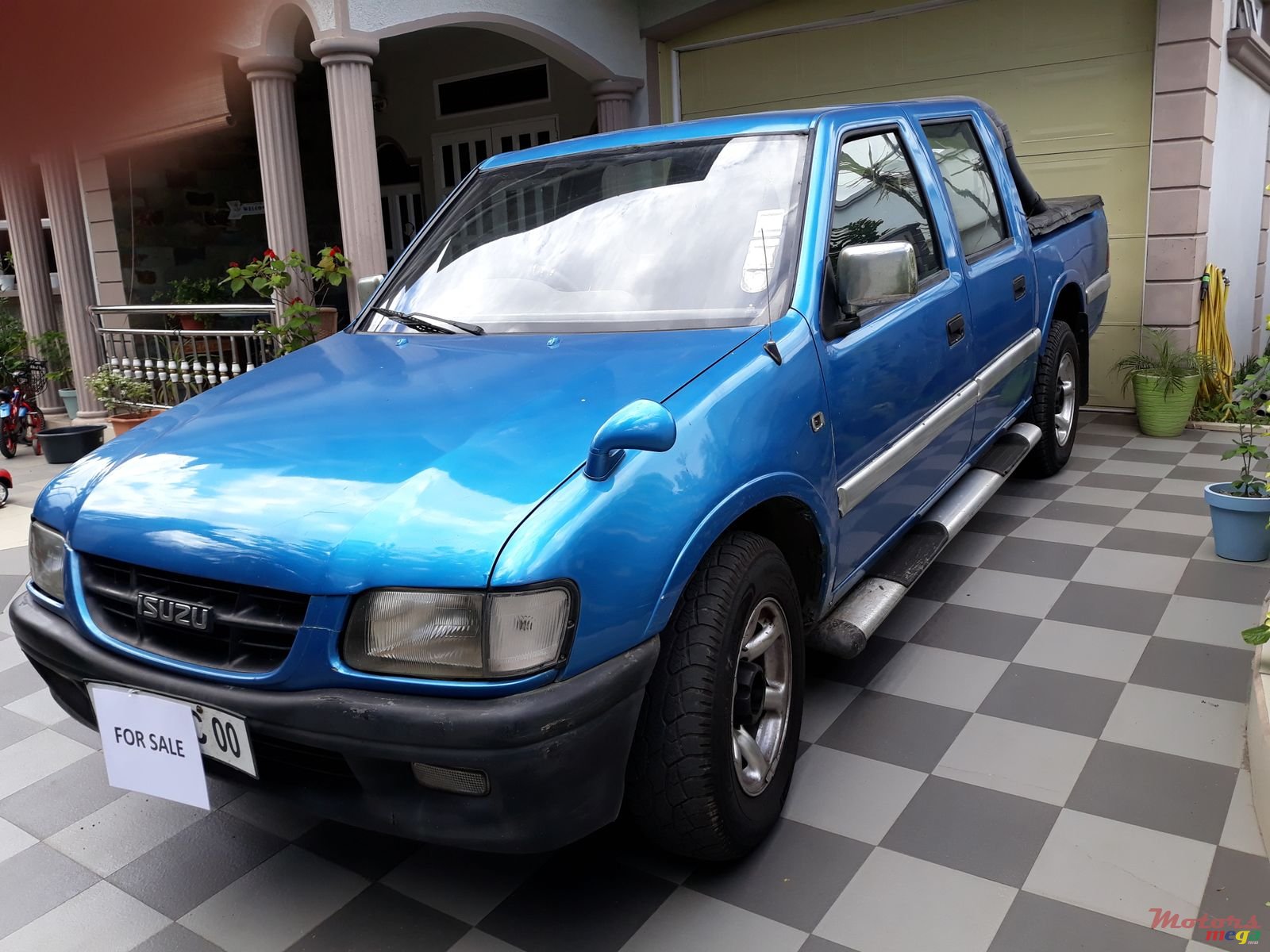 2000' Isuzu KB Series photo #1