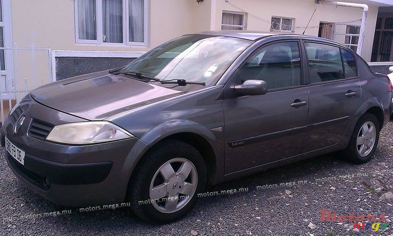 2006' Renault Megane photo #1