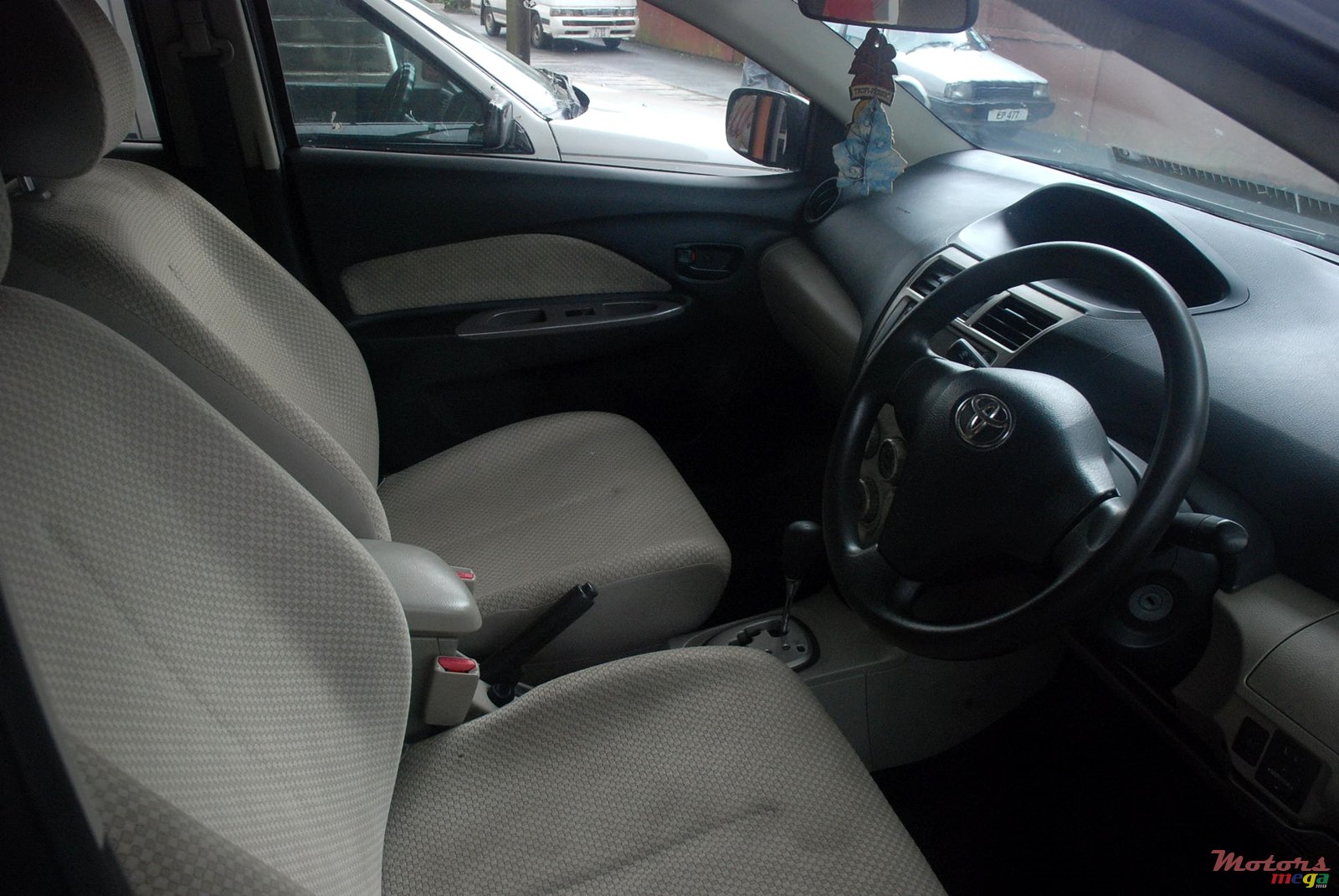 2006' Toyota Yaris Belta photo #3