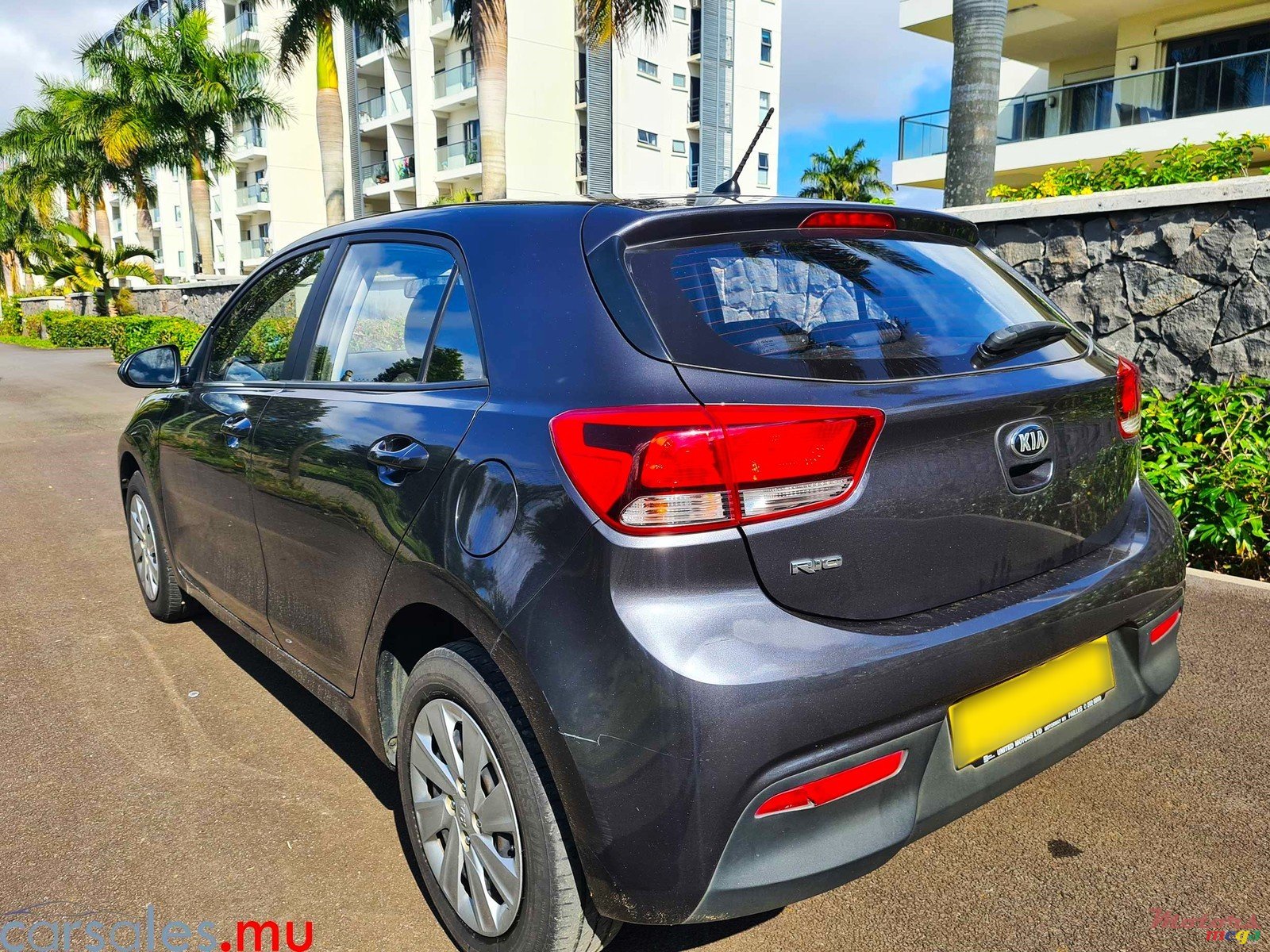 2017' Kia Rio 1.2 Hatchback photo #2