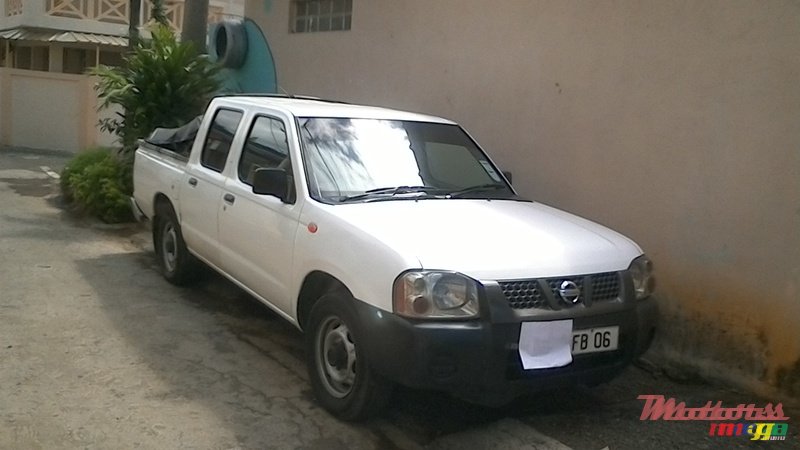2006' Nissan Navara photo #1
