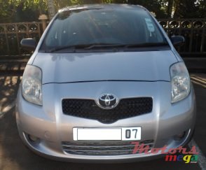 2007' Toyota Yaris photo #2