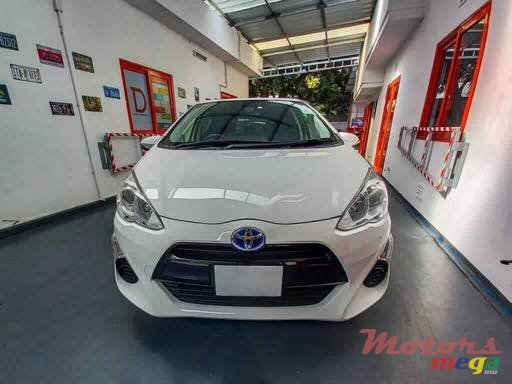 2017' Toyota Aqua photo #1