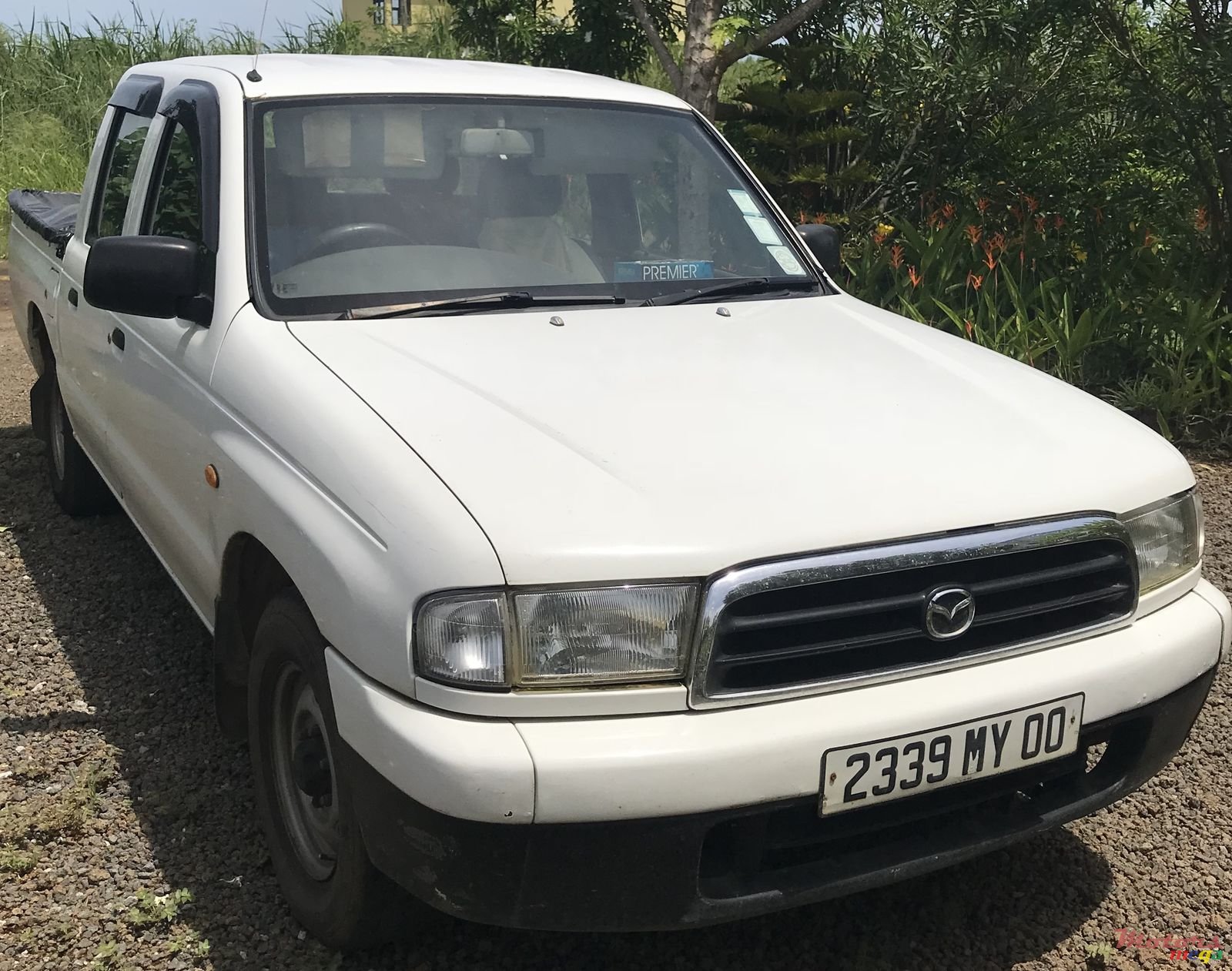 2000' Mazda B2500 photo #1