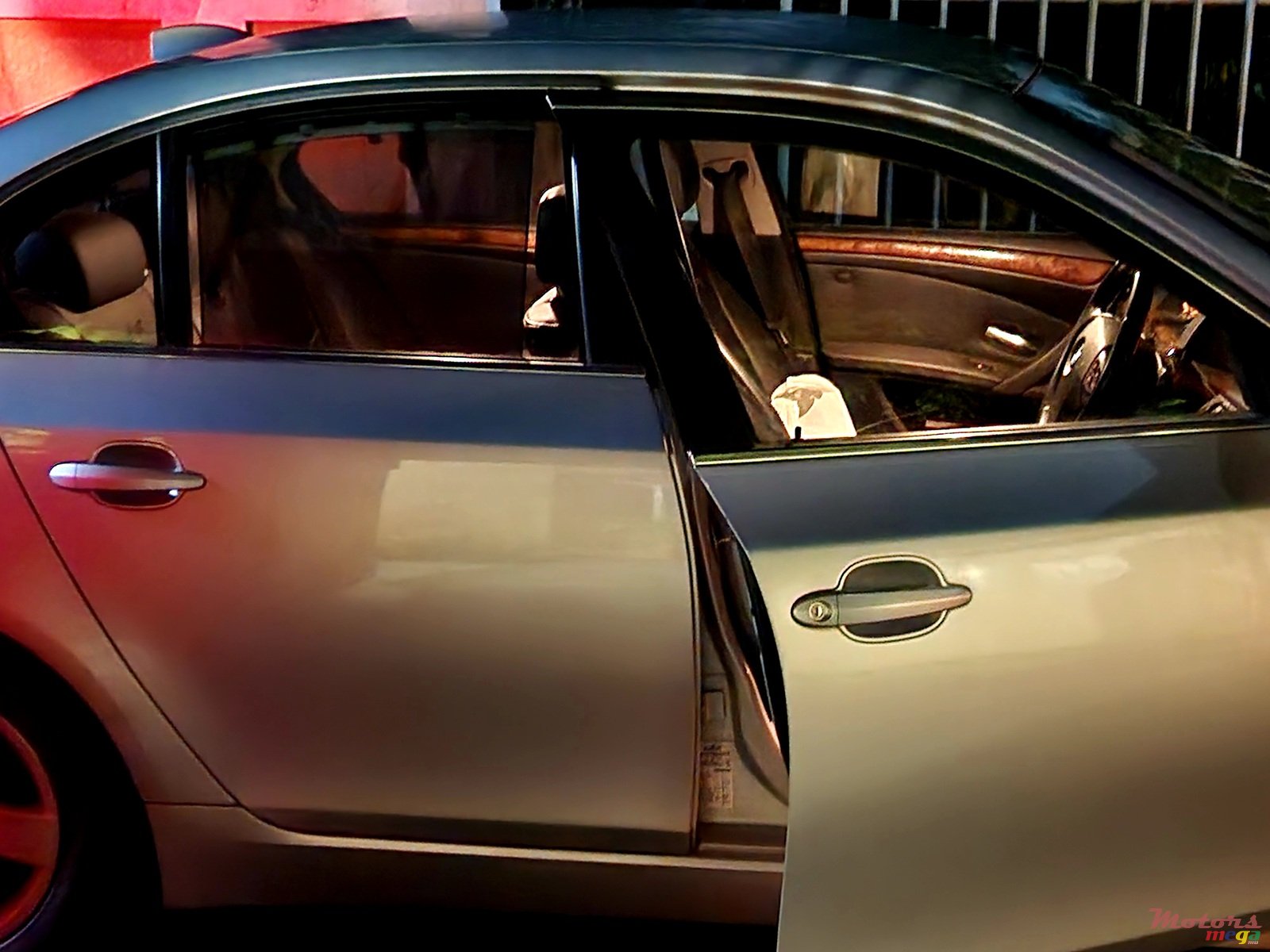 2010' BMW 520 I photo #6