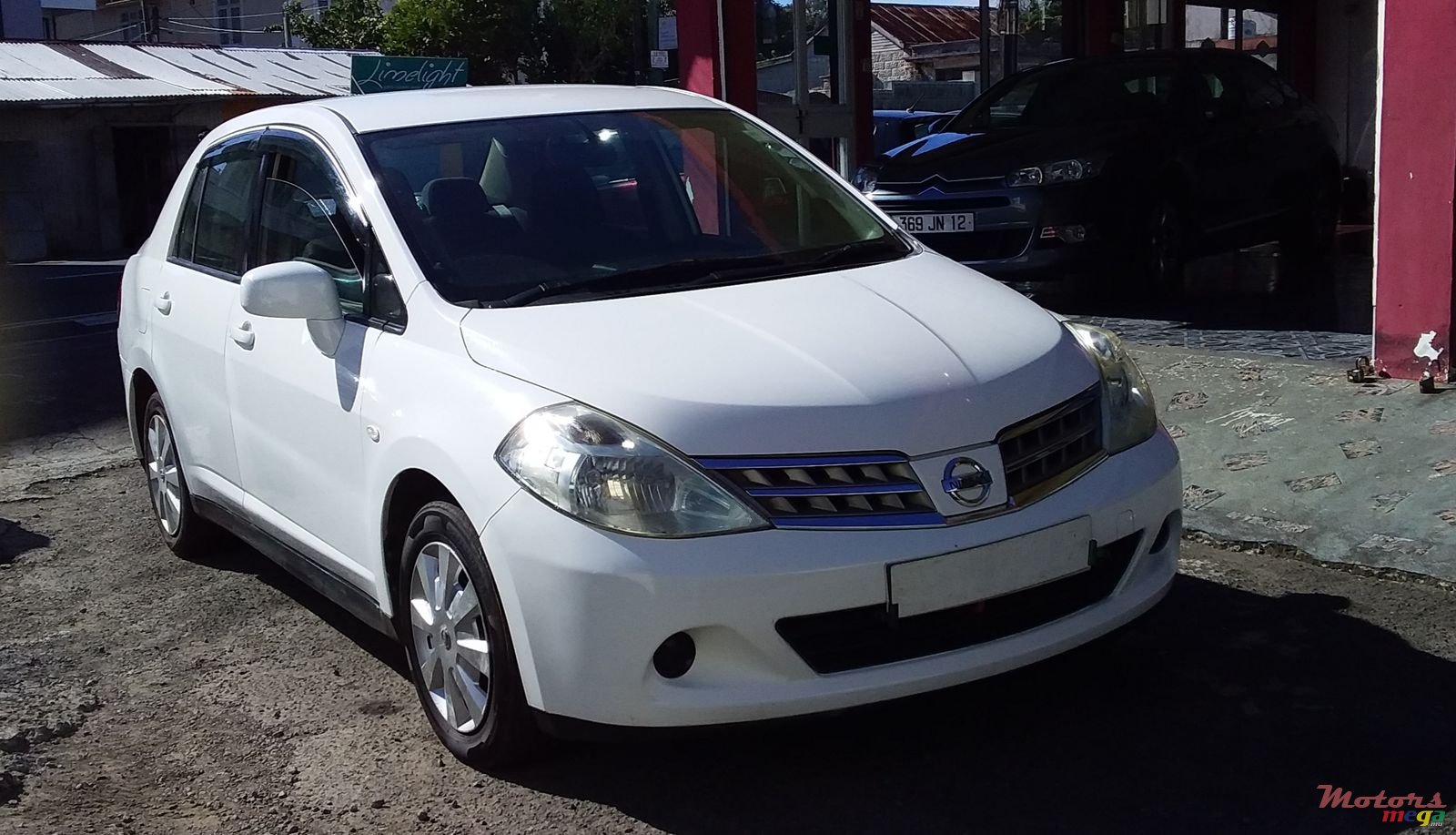 2008' Nissan Tiida Latio photo #1