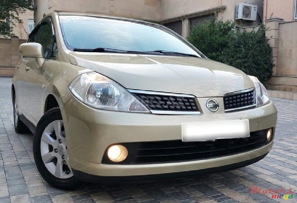 2006' Nissan Tiida photo #2