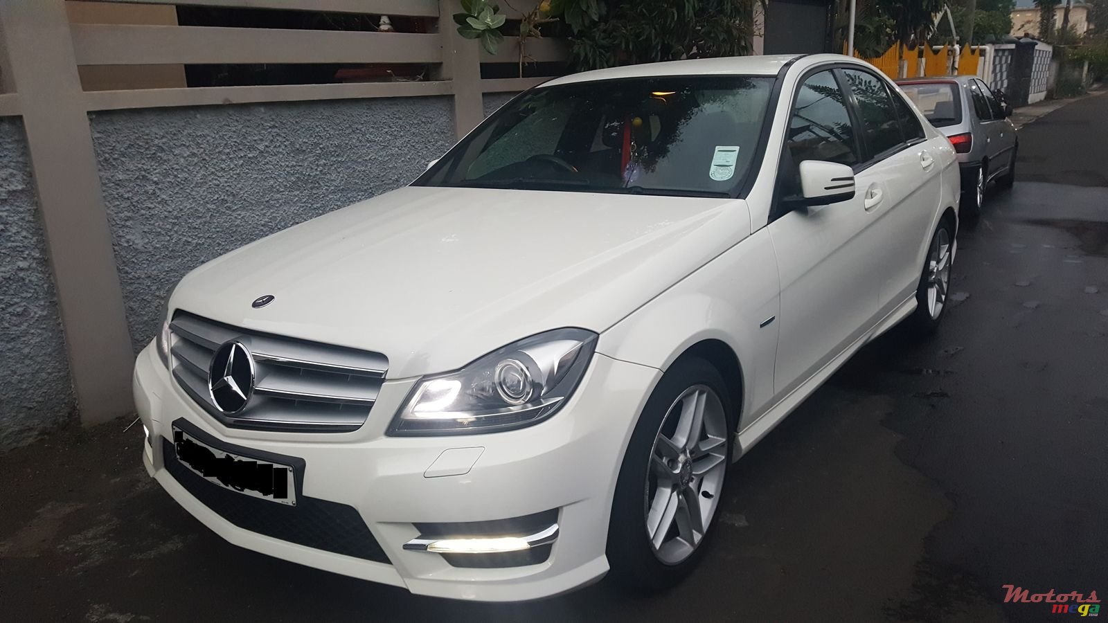 2011' Mercedes-Benz AMG photo #1