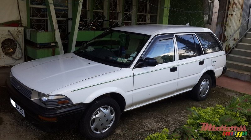 1988' Toyota Corolla photo #1