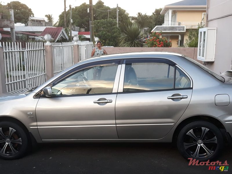 2002' Mitsubishi Lancer photo #5