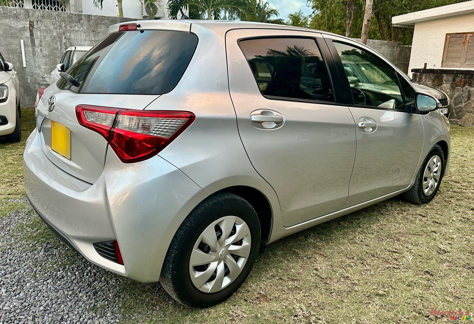 2017' Toyota Vitz photo #3
