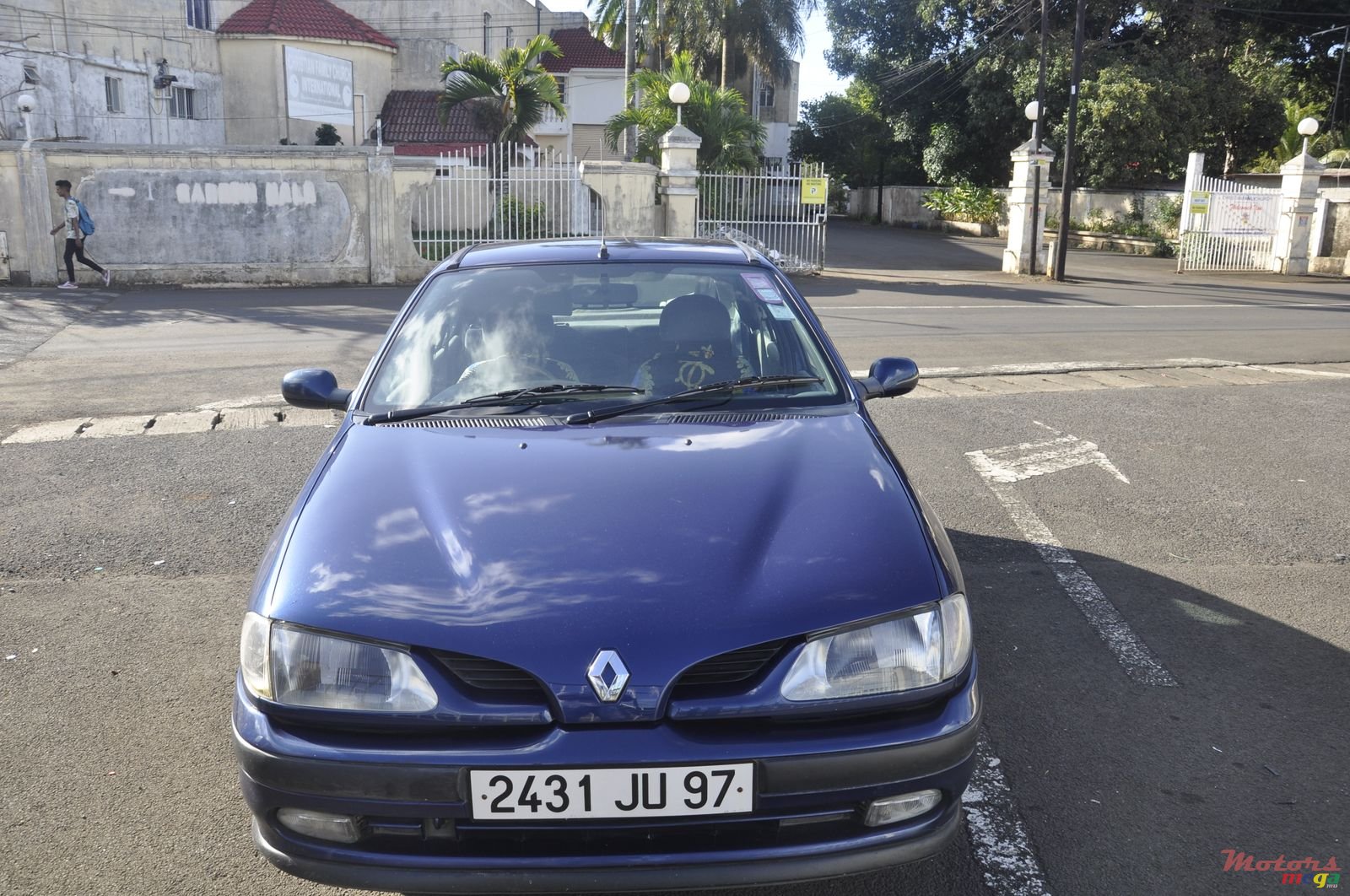 1997' Renault Megane photo #1