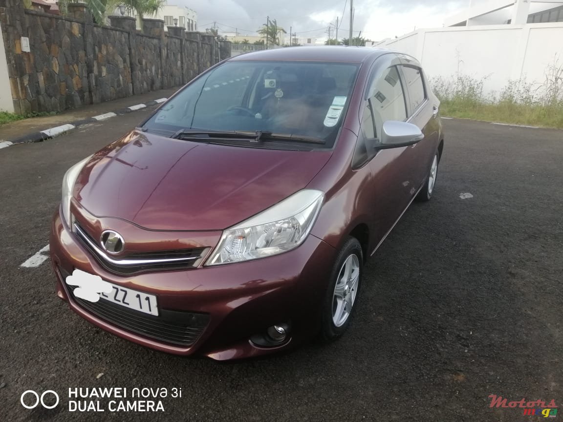 2011' Toyota Vitz photo #1