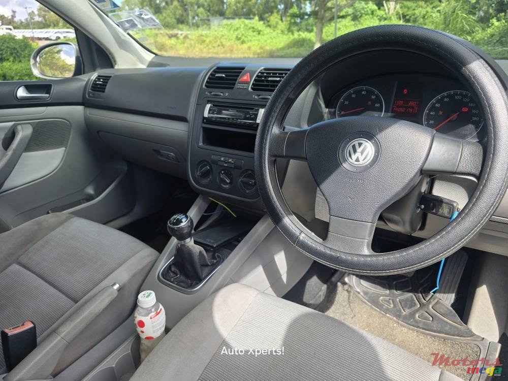 2006' Volkswagen Golf photo #7