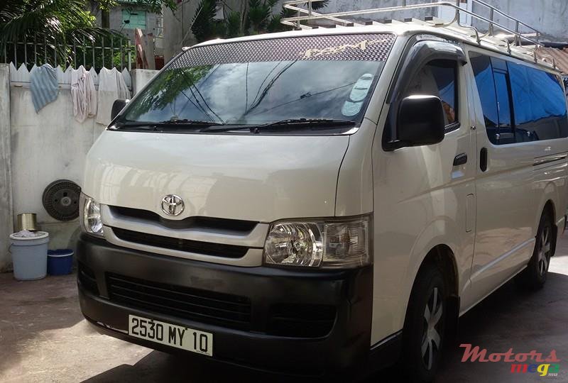 2010' Toyota HiAce photo #2