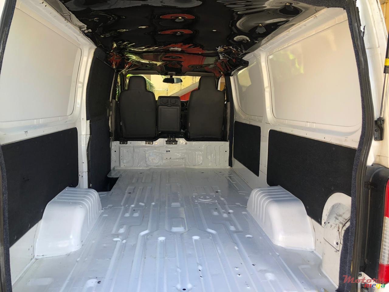 2014' Nissan urvan photo #7