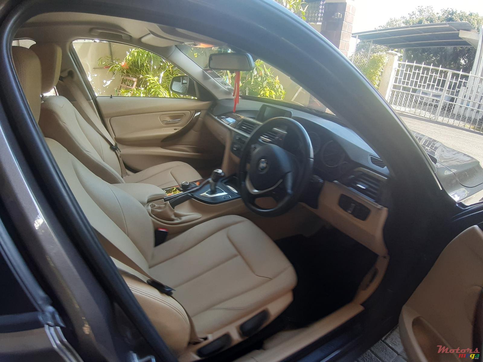 2014' BMW 3 Series 316i photo #5