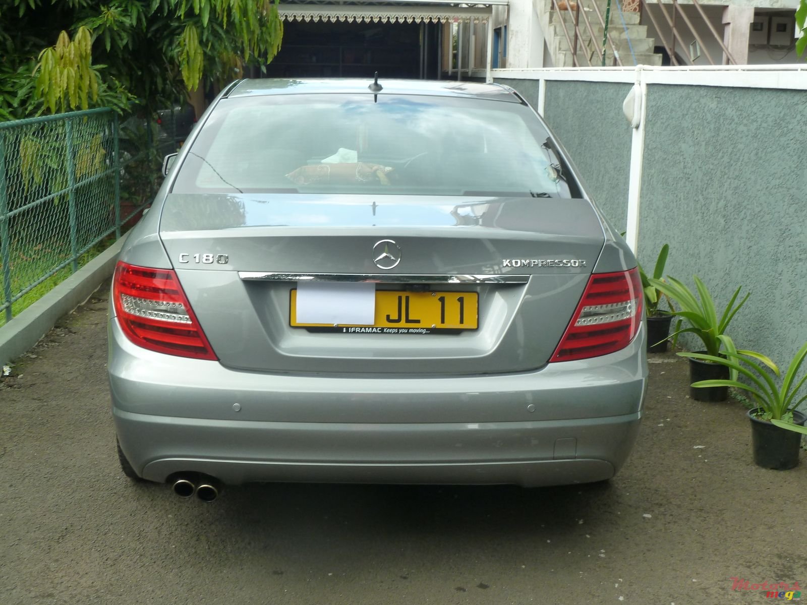 2011' Mercedes-Benz C-Class photo #2