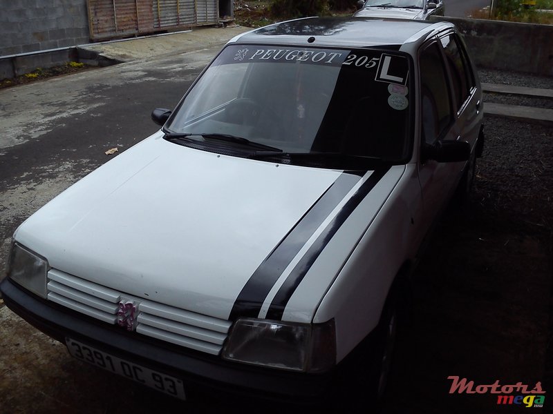 1993' Peugeot 205 photo #2