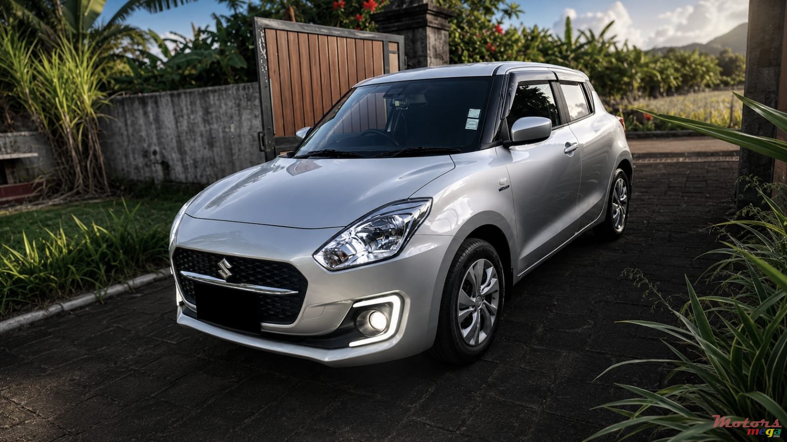 2021' Suzuki Swift photo #2