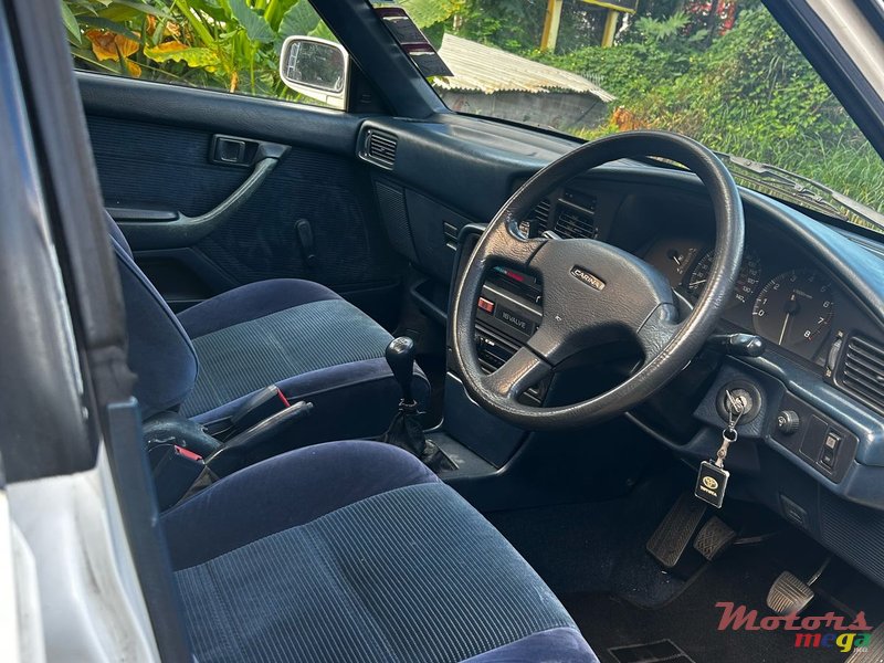1989' Toyota Carina photo #2