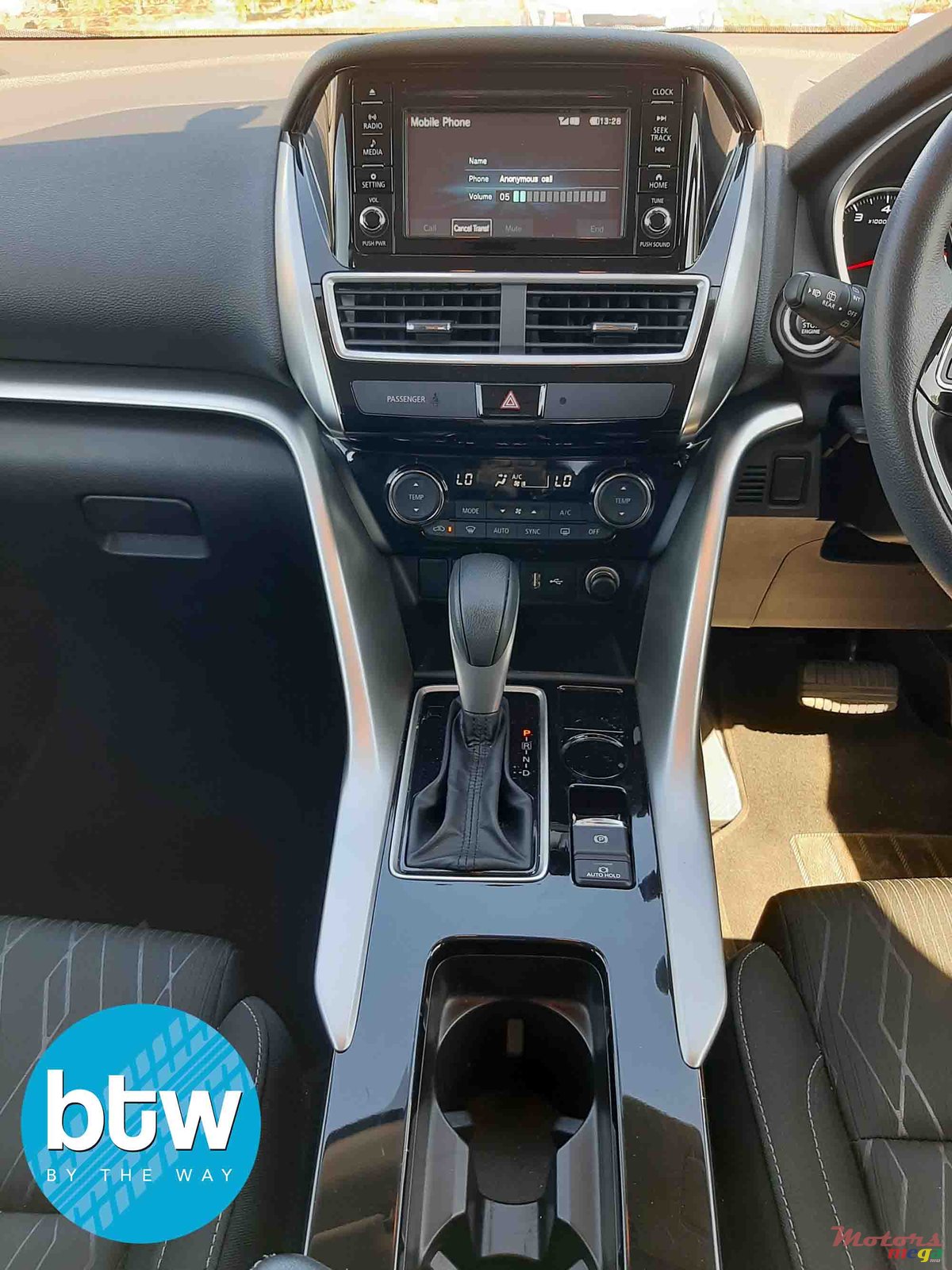 2019' Mitsubishi Eclipse photo #6