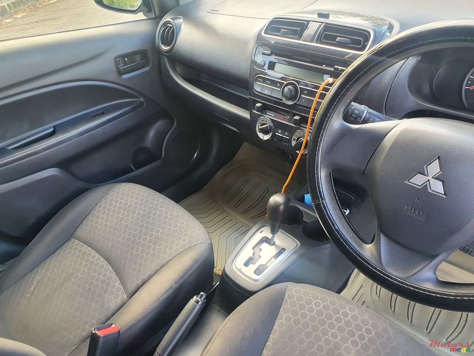 2014' Mitsubishi Mirage photo #3