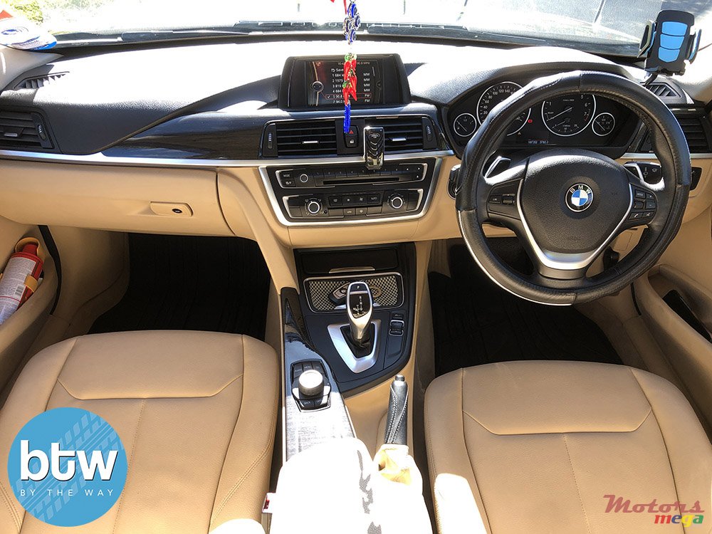 2012' BMW 320 photo #6