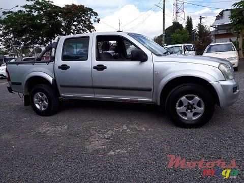 2004' Isuzu 4X2 KB 250 photo #2