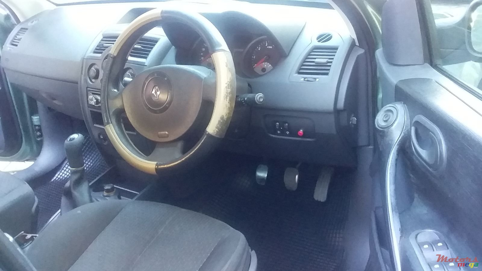 2005' Renault Megane photo #3