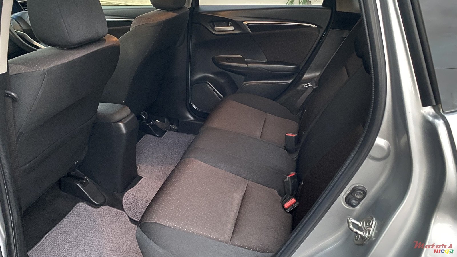 2014' Honda Fit Hybrid photo #6