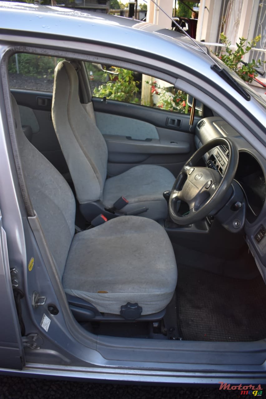 1997' Toyota Starlet photo #2