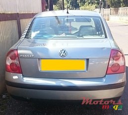 2006' Volkswagen Passat photo #2