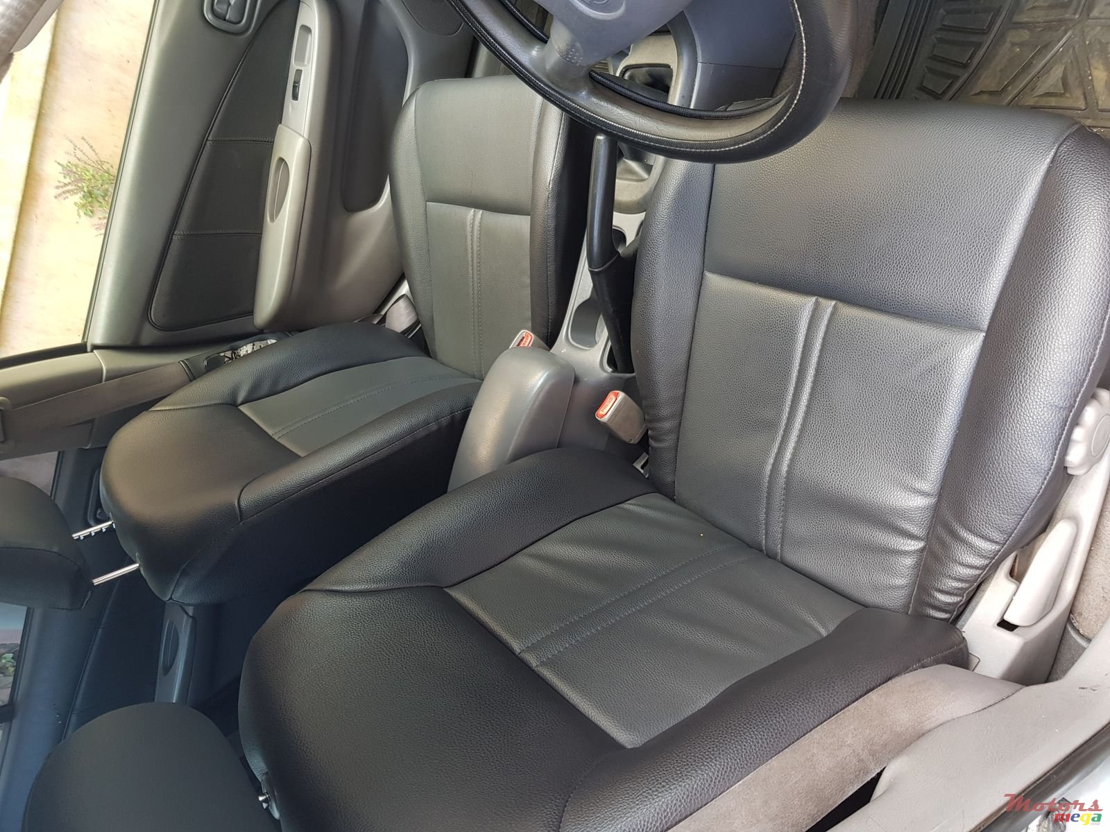 1999' Nissan Sunny photo #2