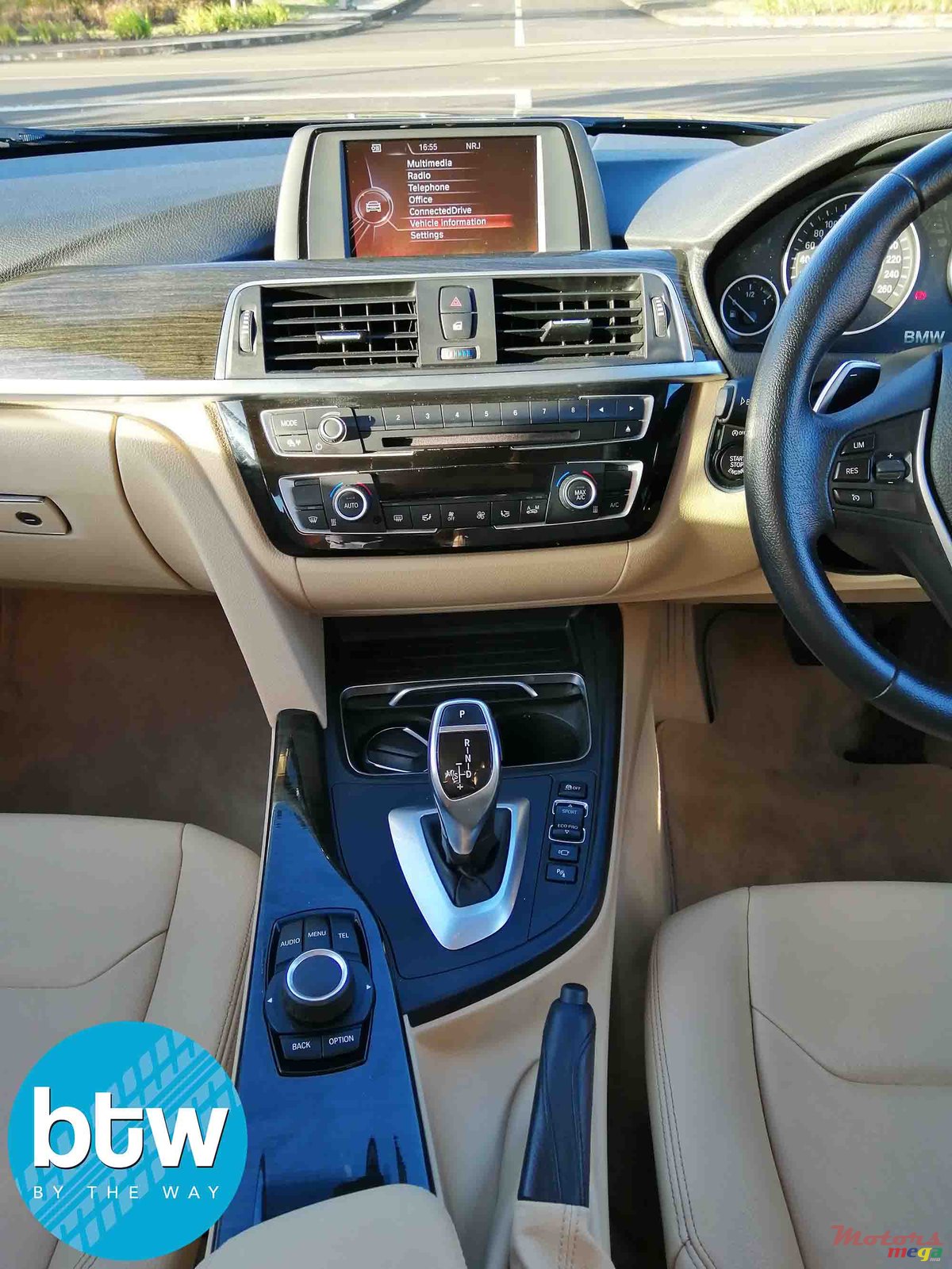 2015' BMW 3 Series 330i photo #3